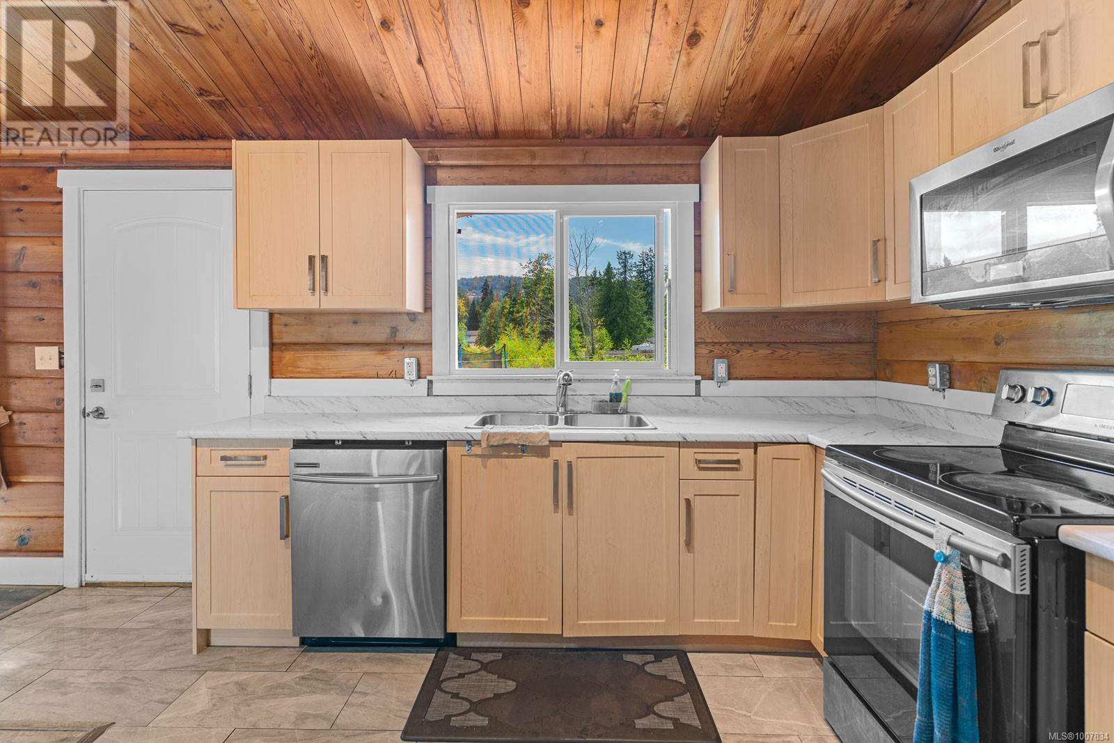 7425 Lantzville Rd - 10