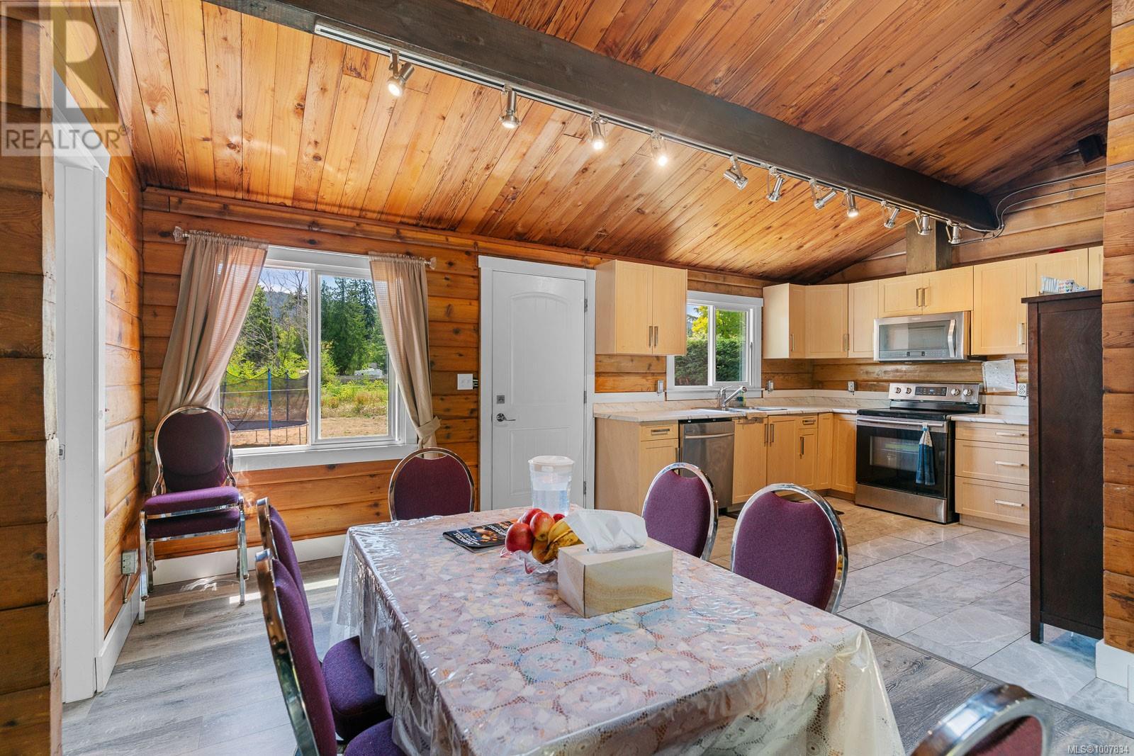 7425 Lantzville Rd - 12