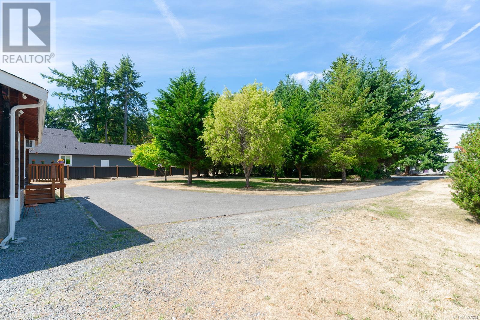 7425 Lantzville Rd - 3