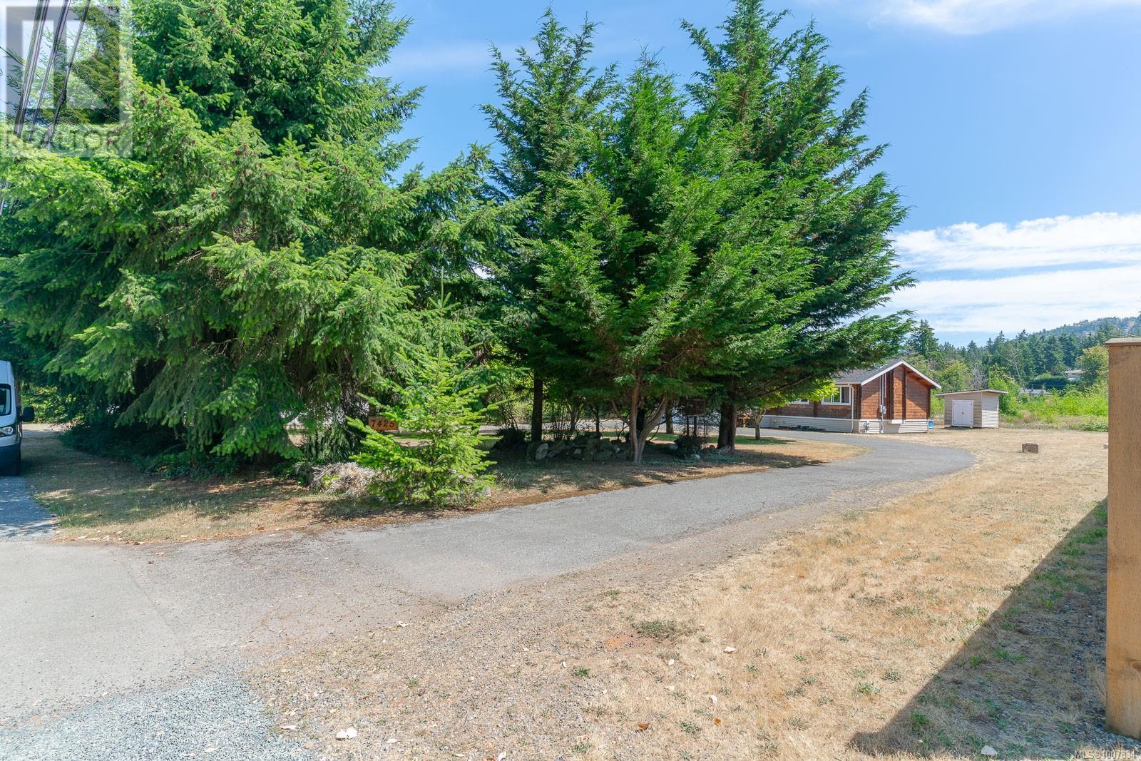 7425 Lantzville Rd - 34