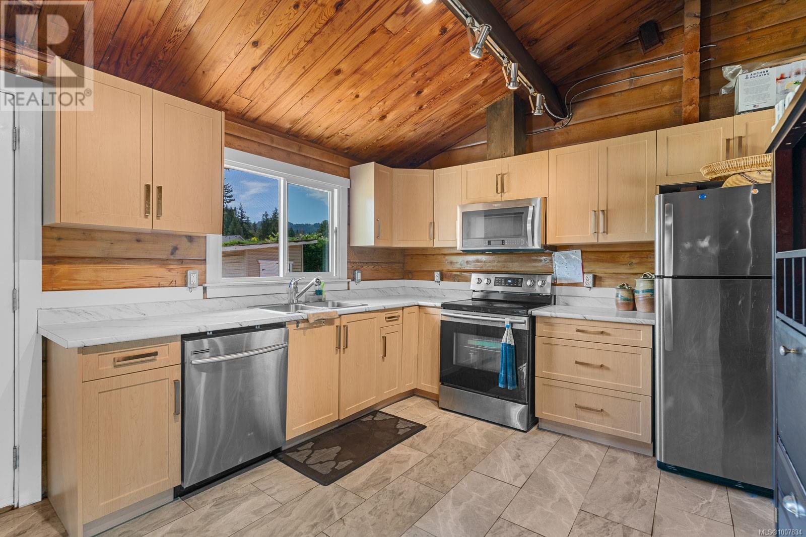 7425 Lantzville Rd - 9