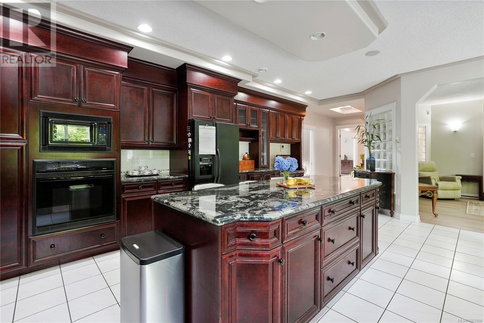 Photo 19 of 4638 Boulderwood Dr, Saanich BC