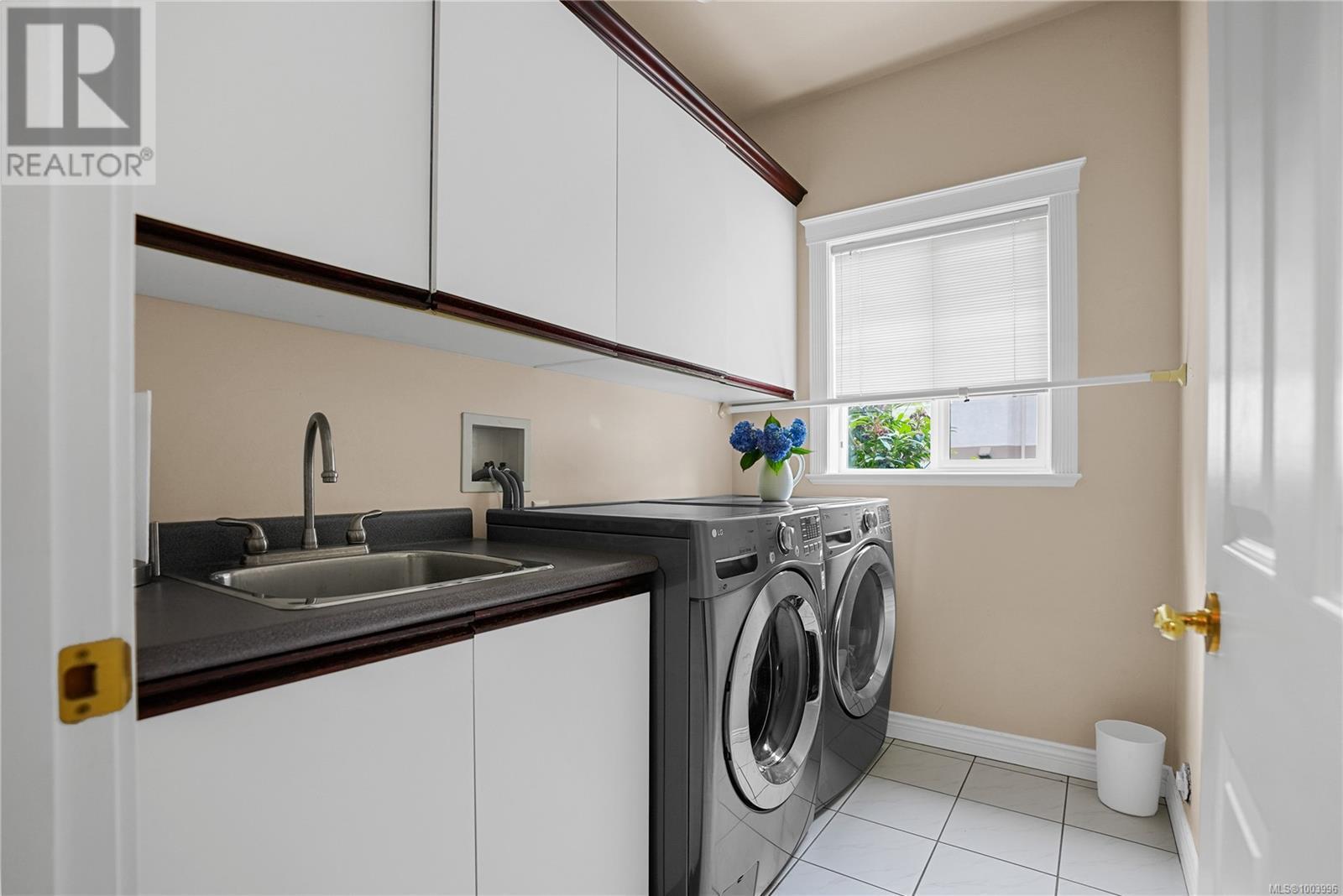 Photo 29 of 4638 Boulderwood Dr, Saanich BC