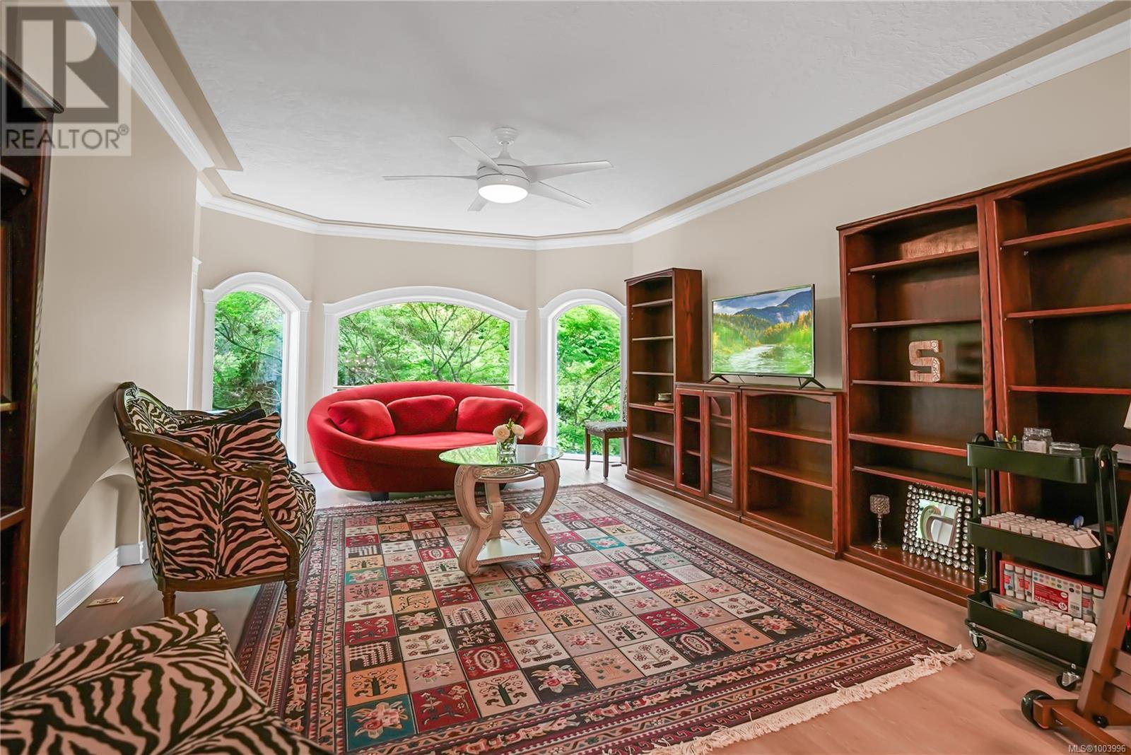 Photo 12 of 4638 Boulderwood Dr, Saanich BC
