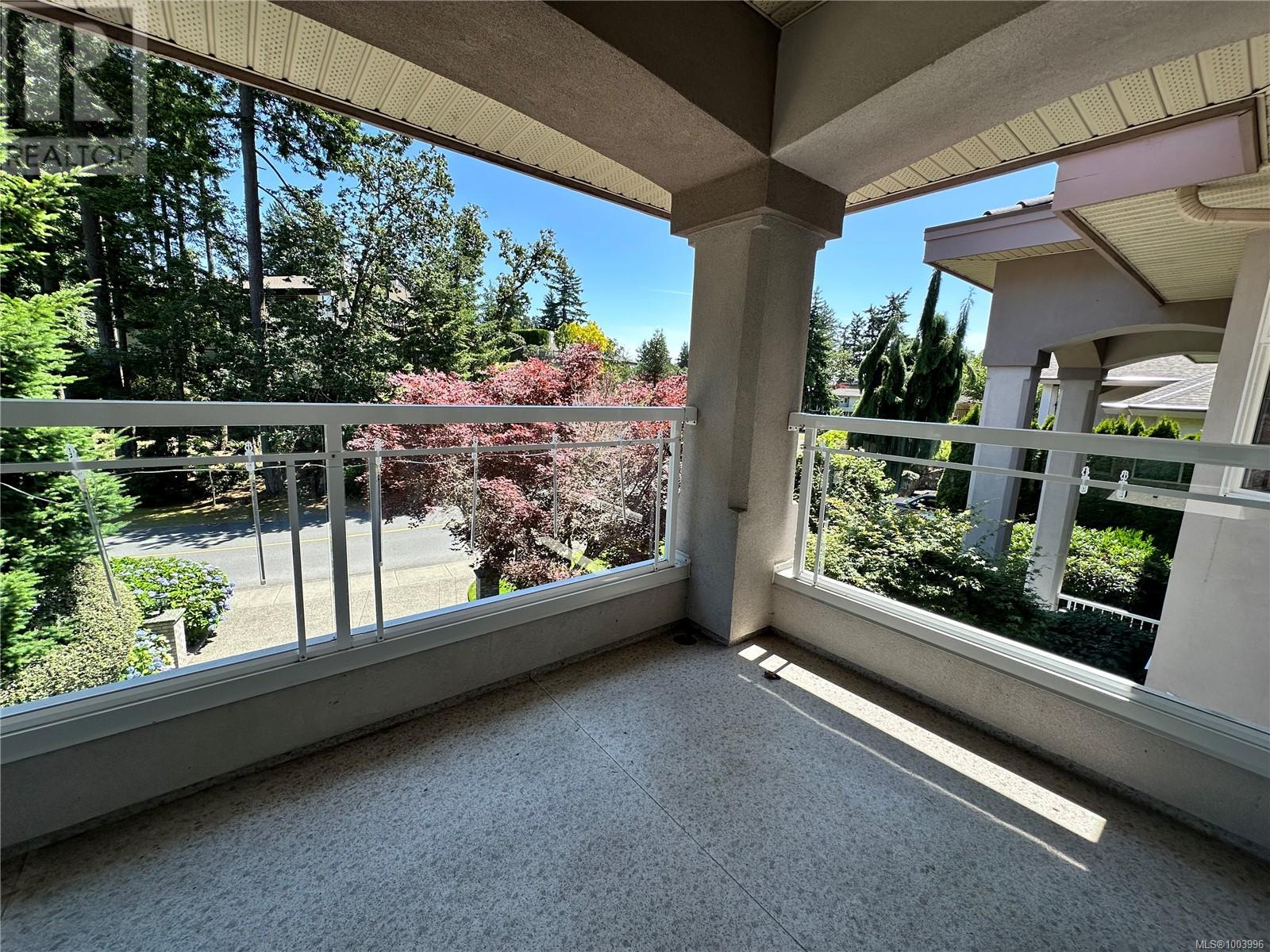 Photo 46 of 4638 Boulderwood Dr, Saanich BC