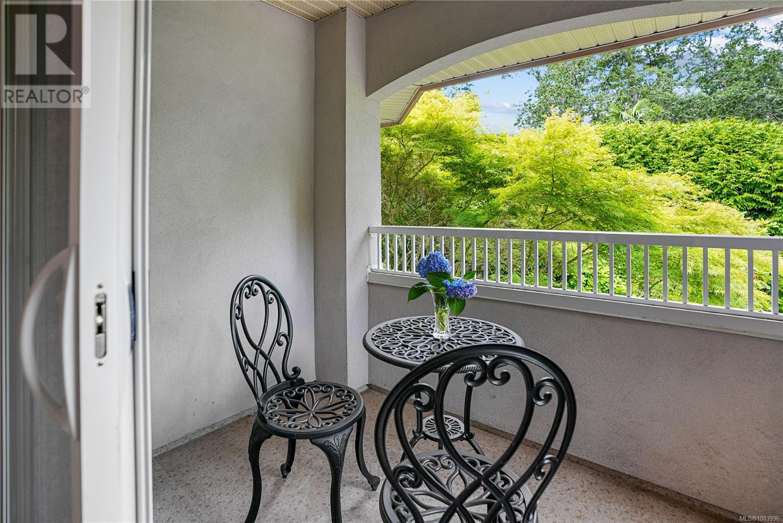 Photo 25 of 4638 Boulderwood Dr, Saanich BC