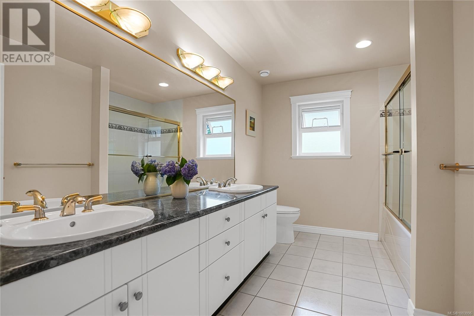 Photo 49 of 4638 Boulderwood Dr, Saanich BC