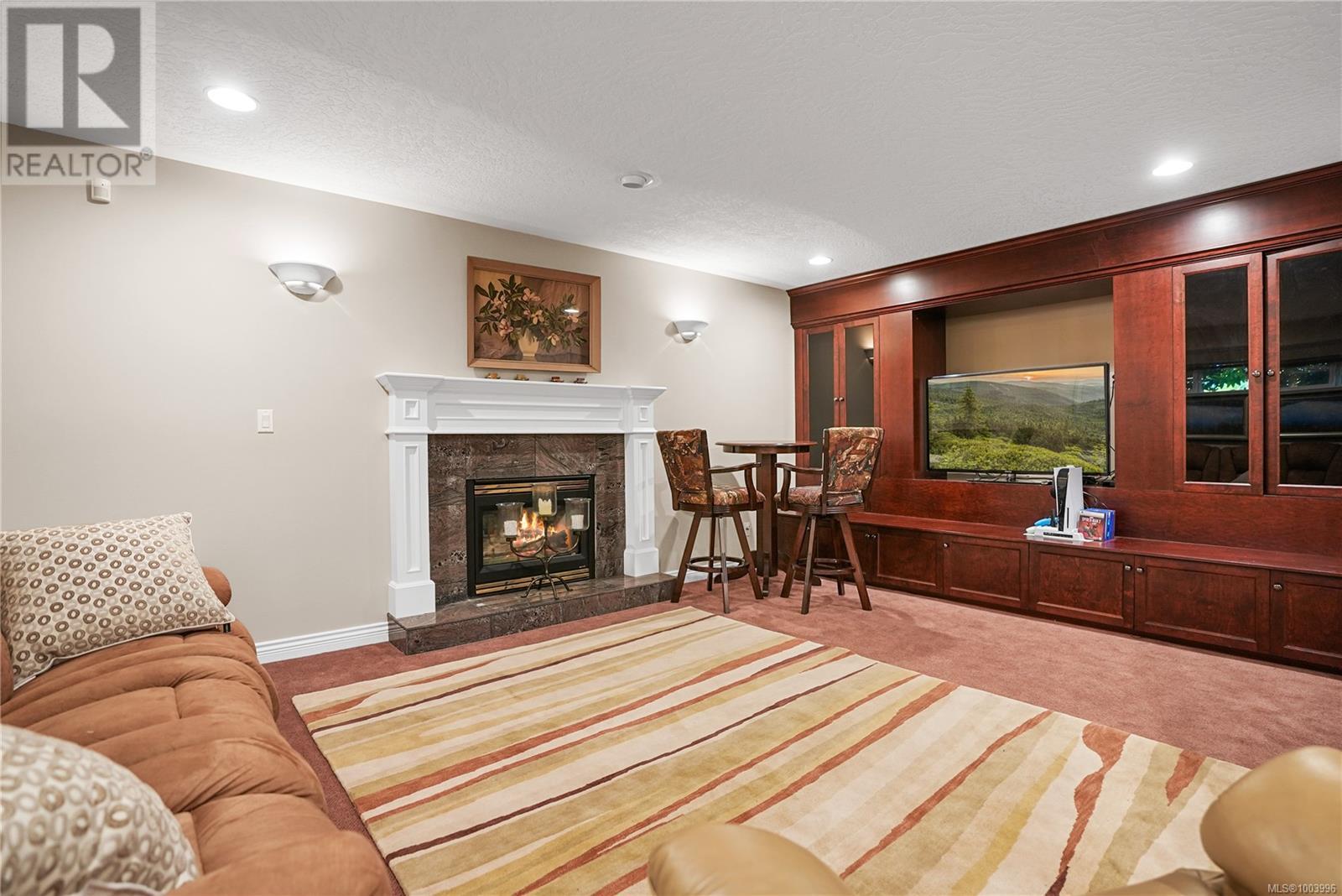 Photo 8 of 4638 Boulderwood Dr, Saanich BC