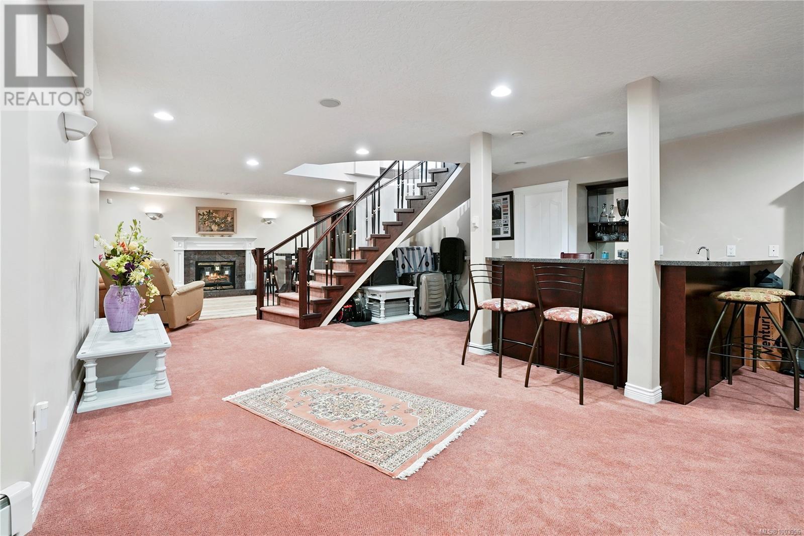 Photo 21 of 4638 Boulderwood Dr, Saanich BC