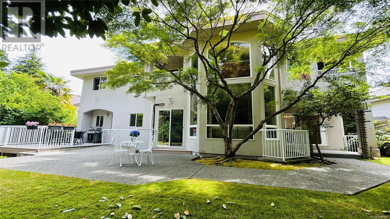 Photo 38 of 4638 Boulderwood Dr, Saanich BC