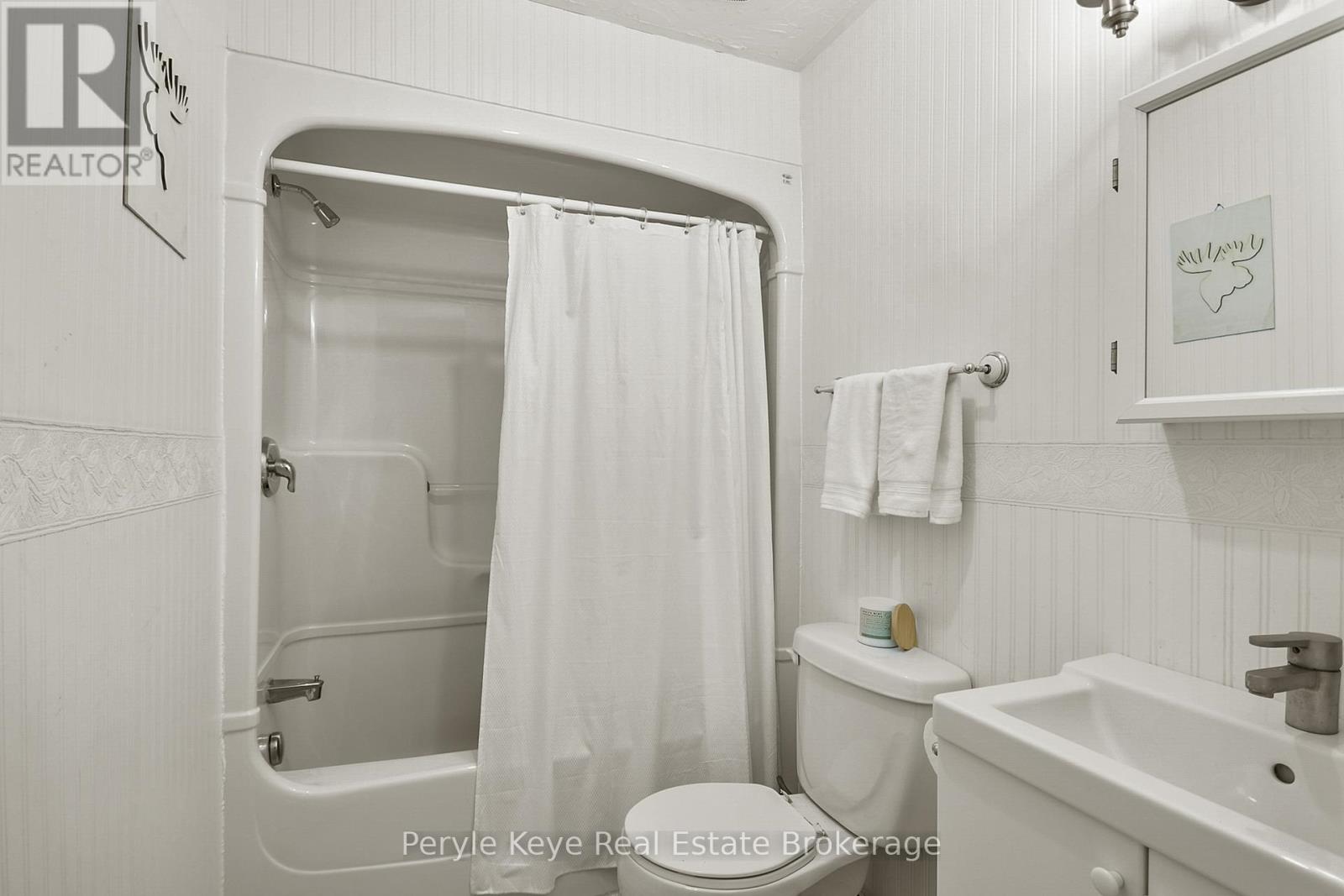 Photo 17 of 1042 S Menominee Lake Road, Lake Of Bays ON