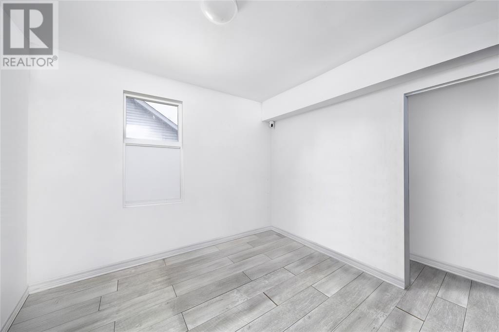 Photo 20 of 211 George Street, Sarnia ON