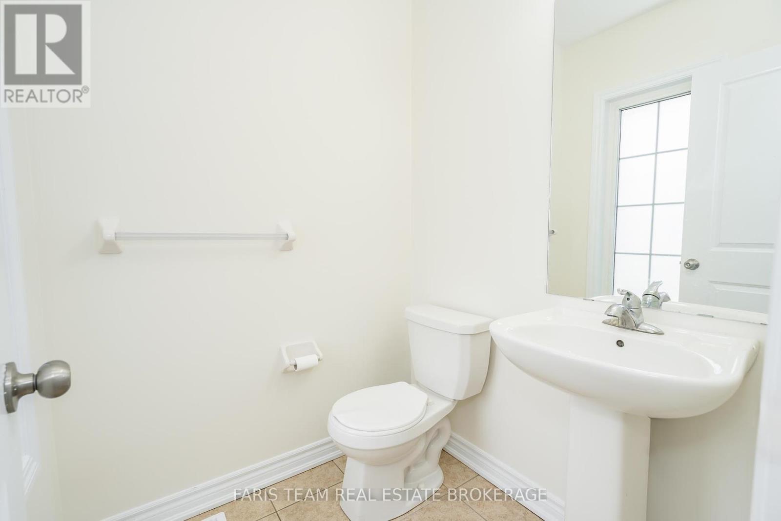 Photo 21 of 210 Isabella Drive, Orillia ON