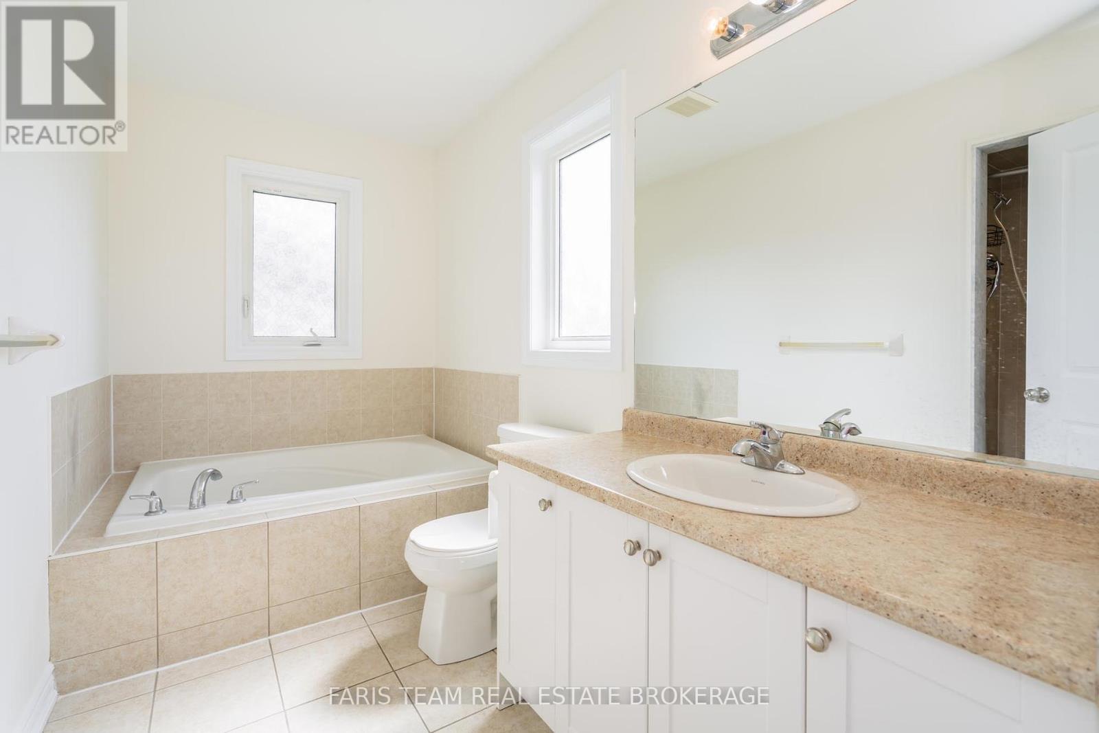 Photo 14 of 210 Isabella Drive, Orillia ON