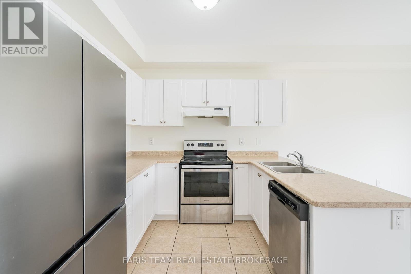 Photo 3 of 210 Isabella Drive, Orillia ON