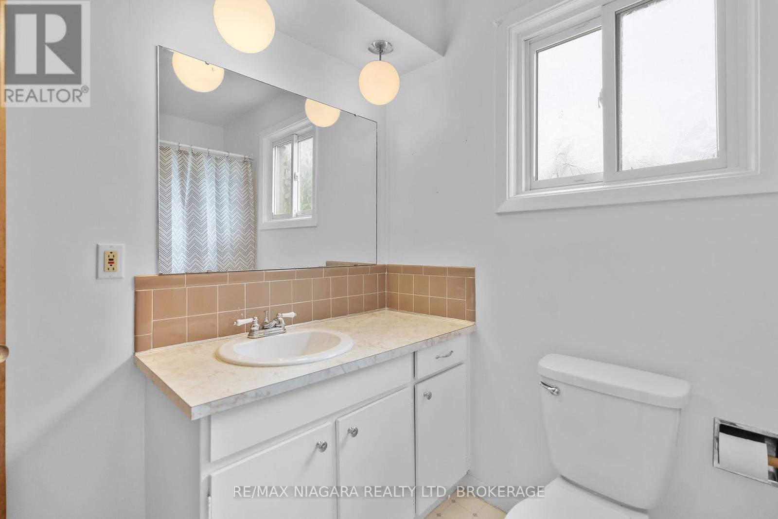 Photo 21 of 3759 Highland Drive, Fort Erie ON