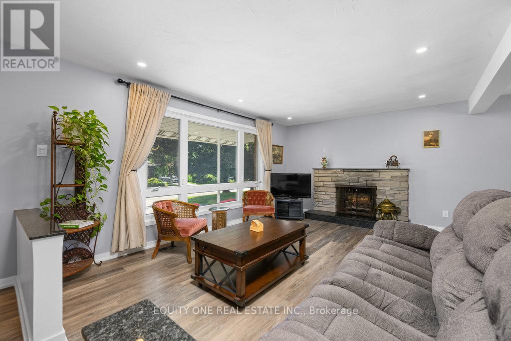 Photo 9 of 1041 Wiseman Crescent, Ottawa ON