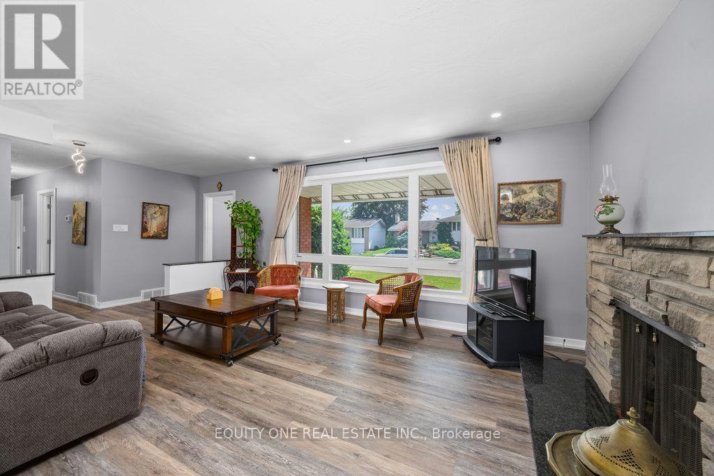 Photo 8 of 1041 Wiseman Crescent, Ottawa ON