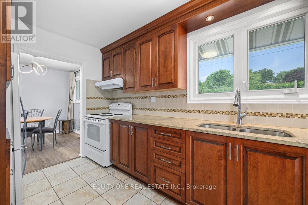 Photo 11 of 1041 Wiseman Crescent, Ottawa ON