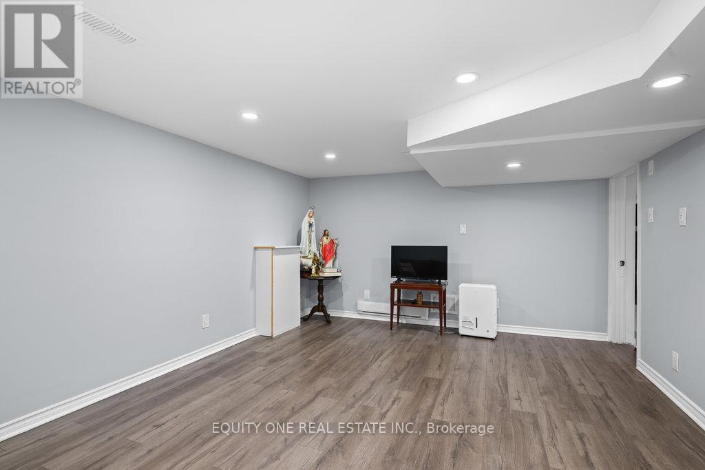 Photo 21 of 1041 Wiseman Crescent, Ottawa ON