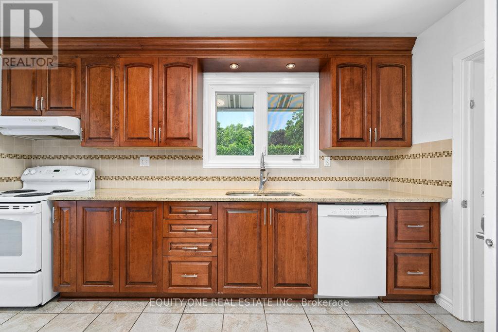 Photo 13 of 1041 Wiseman Crescent, Ottawa ON
