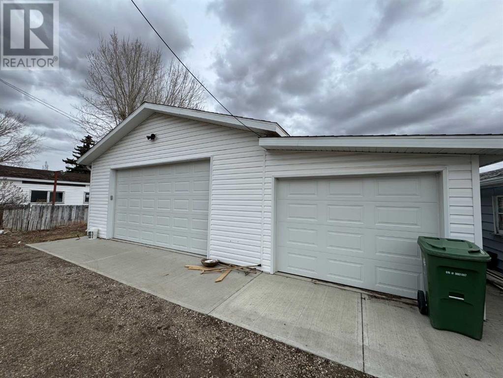 Photo 1 of 5824 52 Street, Taber AB