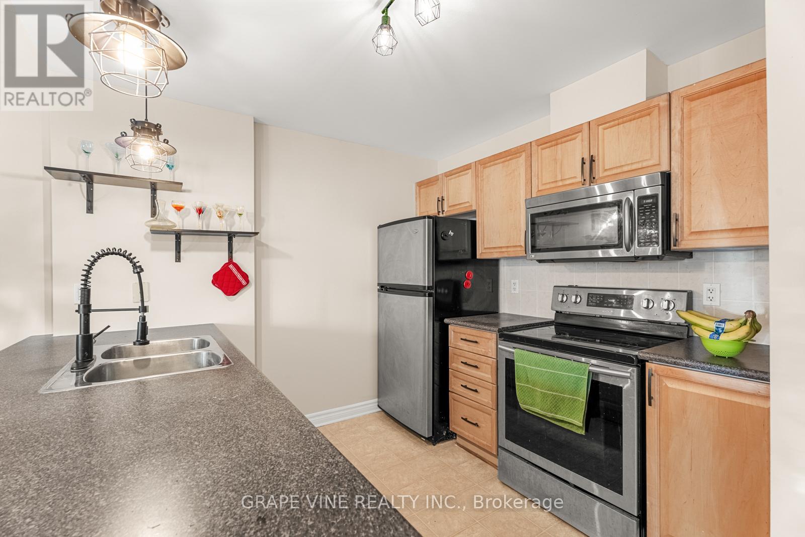 Photo 6 of D 165 Crestway Drive, Ottawa ON