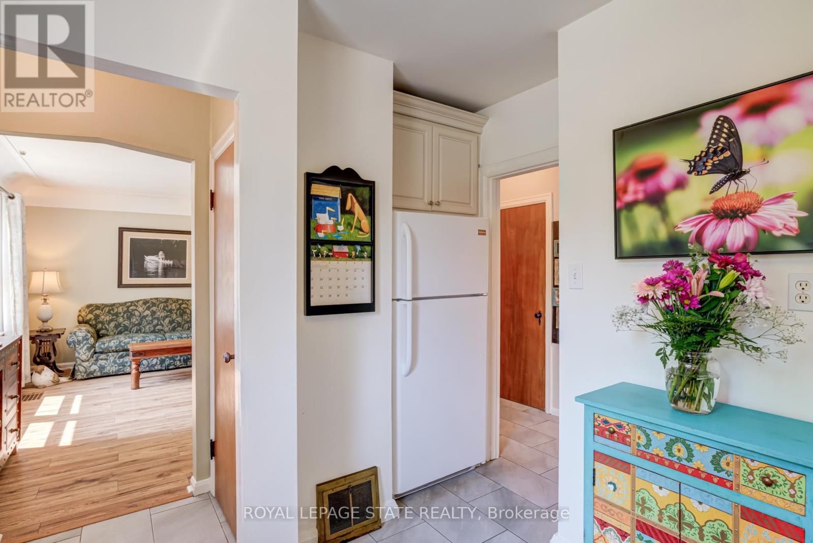 Photo 16 of 90 Arcade Crescent, Hamilton ON