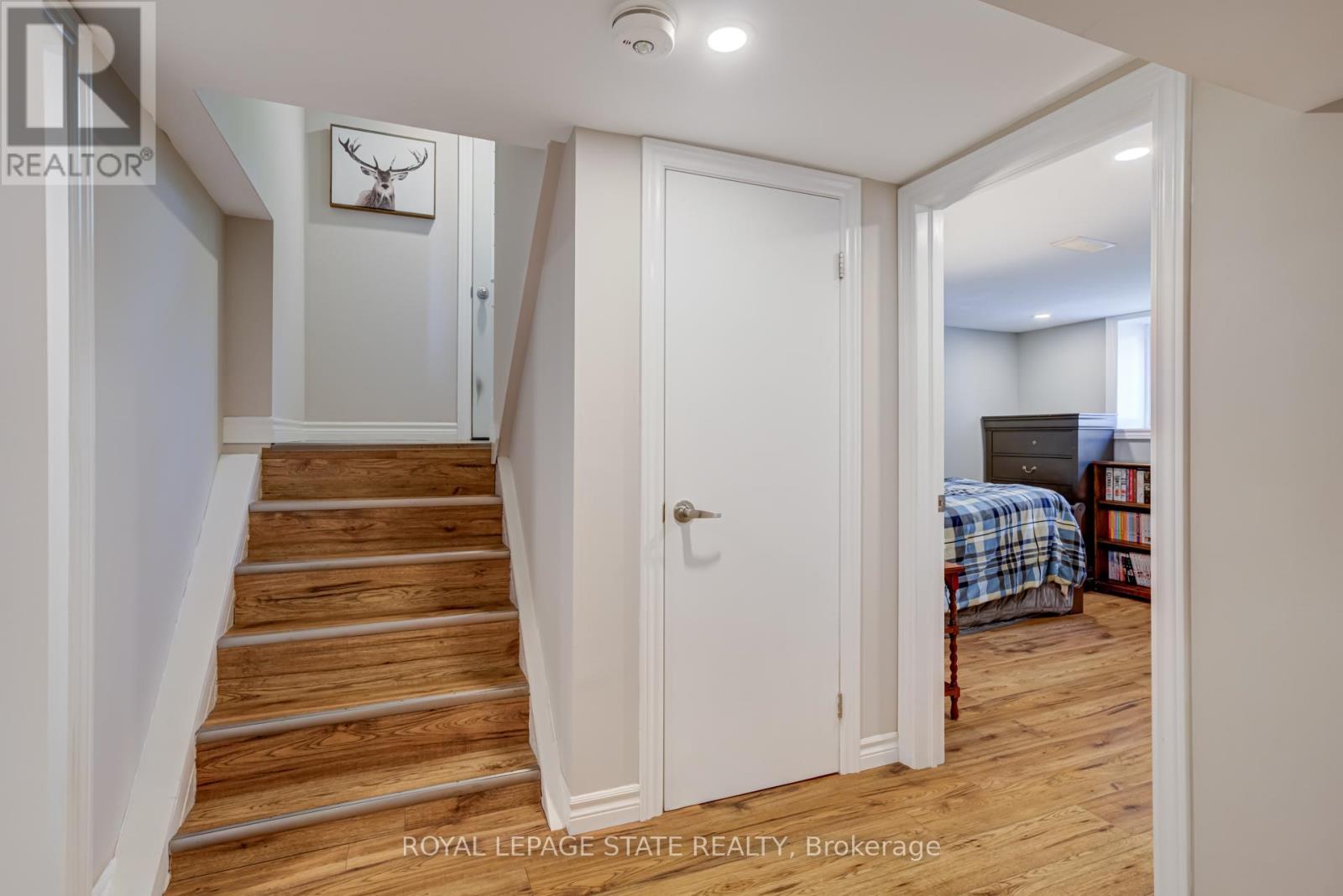 Photo 24 of 90 Arcade Crescent, Hamilton ON