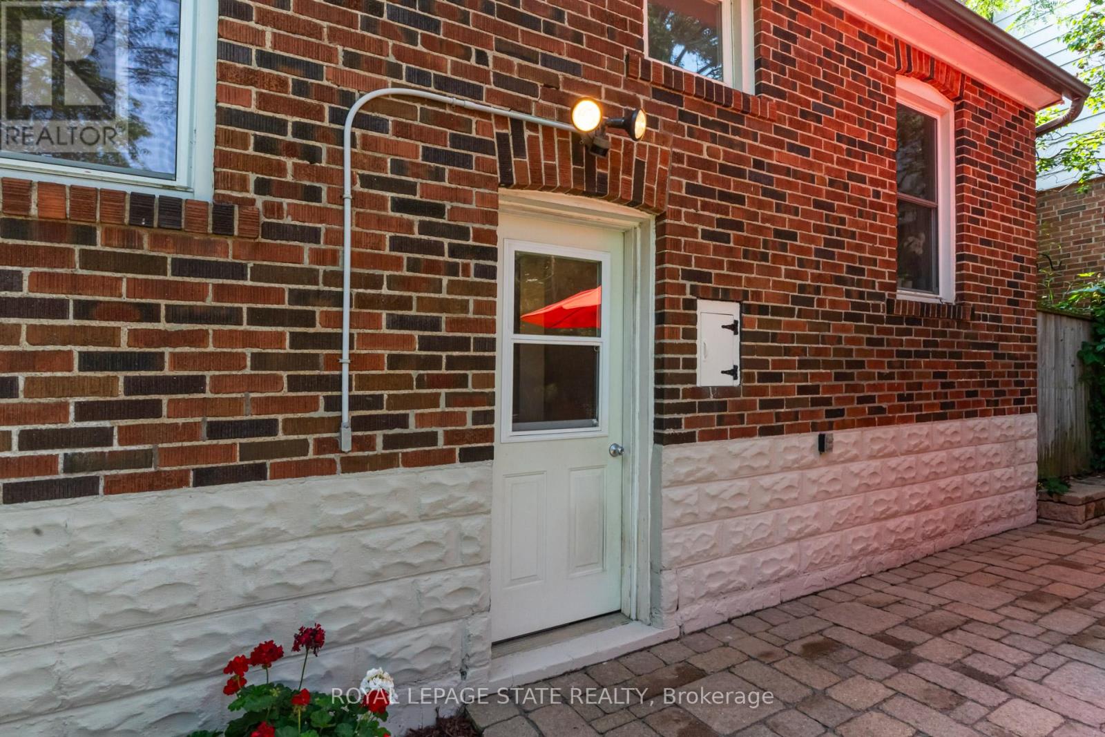 Photo 32 of 90 Arcade Crescent, Hamilton ON