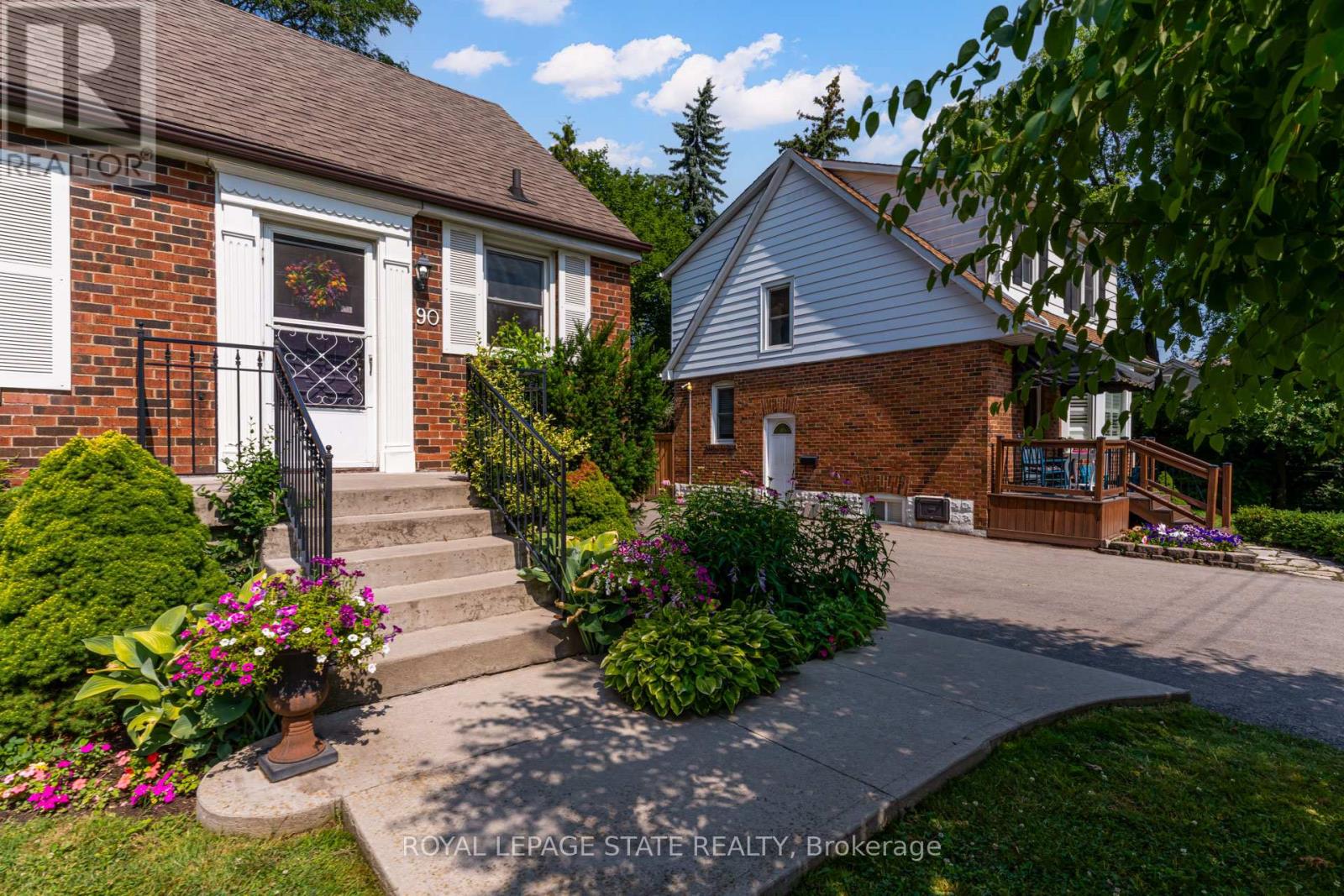 Photo 4 of 90 Arcade Crescent, Hamilton ON