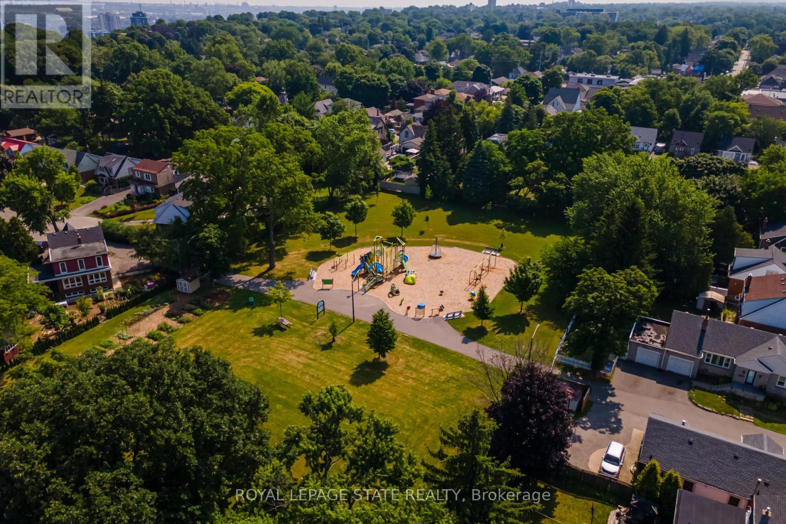 Photo 45 of 90 Arcade Crescent, Hamilton ON