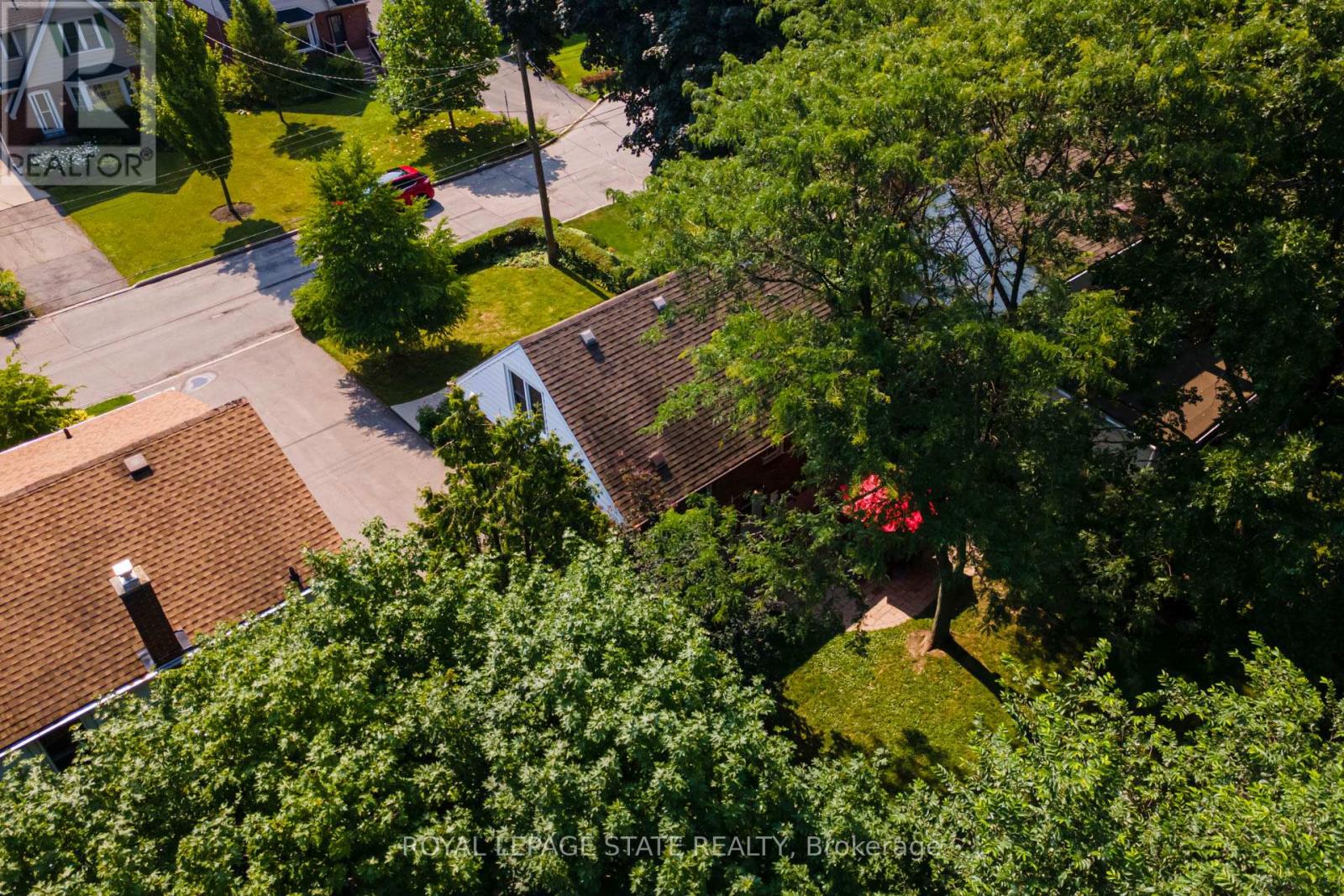 Photo 42 of 90 Arcade Crescent, Hamilton ON