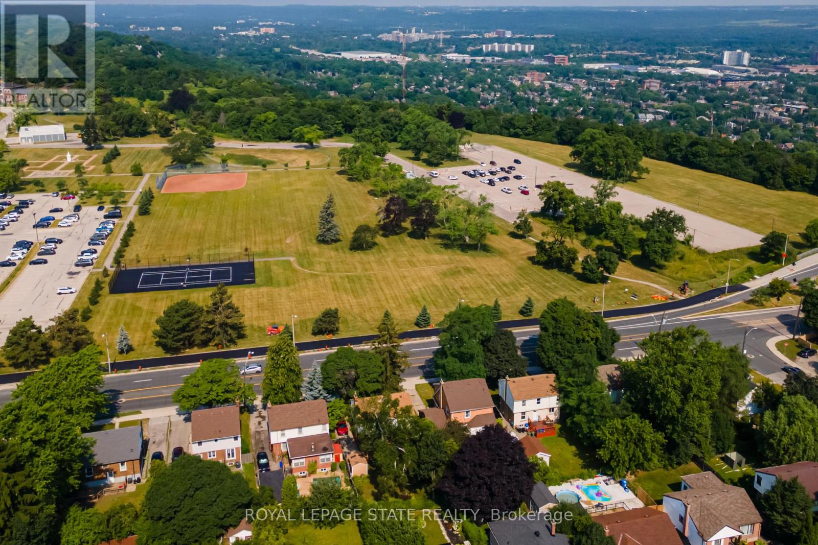 Photo 47 of 90 Arcade Crescent, Hamilton ON