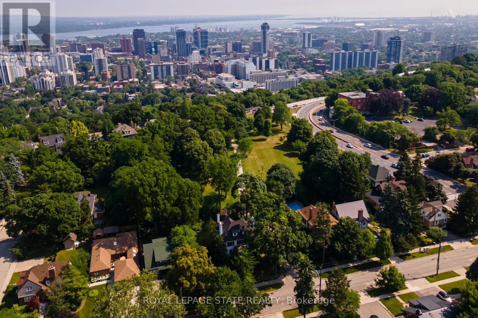 Photo 49 of 90 Arcade Crescent, Hamilton ON