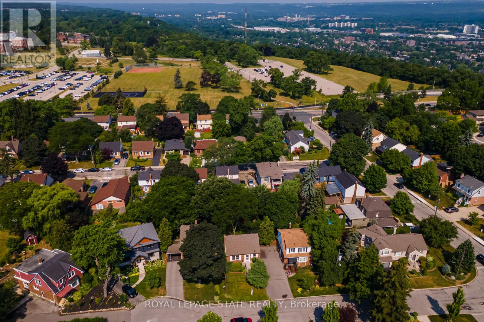 Photo 46 of 90 Arcade Crescent, Hamilton ON
