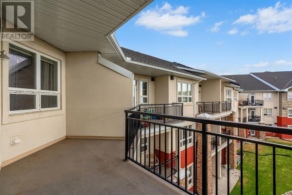 Single Family House for Sale in   Val Gardena View SW Springbank Hill Calgary 
