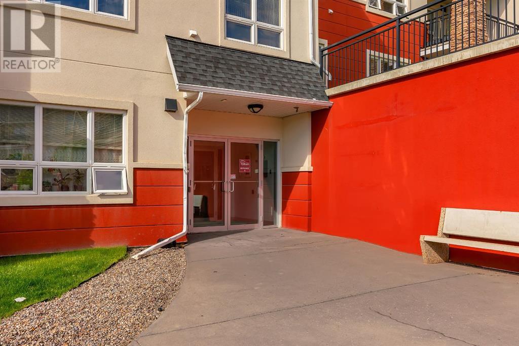 Single Family House for Sale in   Val Gardena View SW Springbank Hill Calgary 