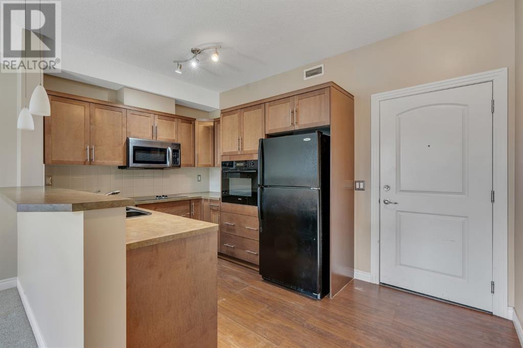 Single Family House for Sale in   Val Gardena View SW Springbank Hill Calgary 