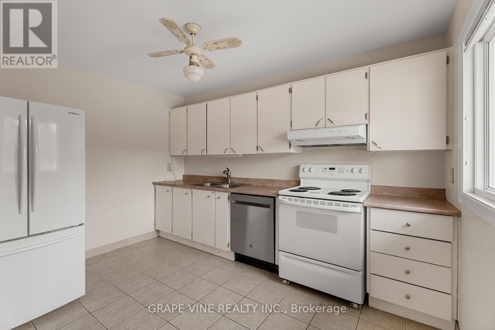 Photo 9 of 31 2671 Pimlico Crescent, Ottawa ON