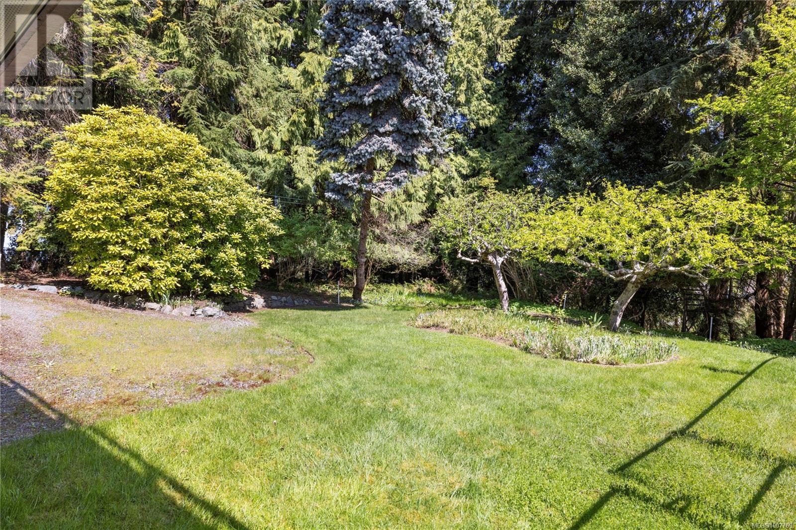 Photo 44 of 651 Belyea Rd, Qualicum Beach BC