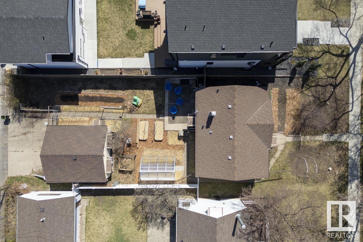 Photo 8 of 9277 87 St Nw, Edmonton AB