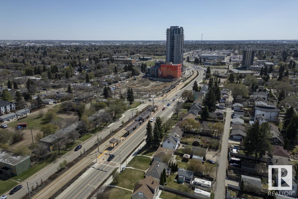 Photo 7 of 9277 87 St Nw, Edmonton AB