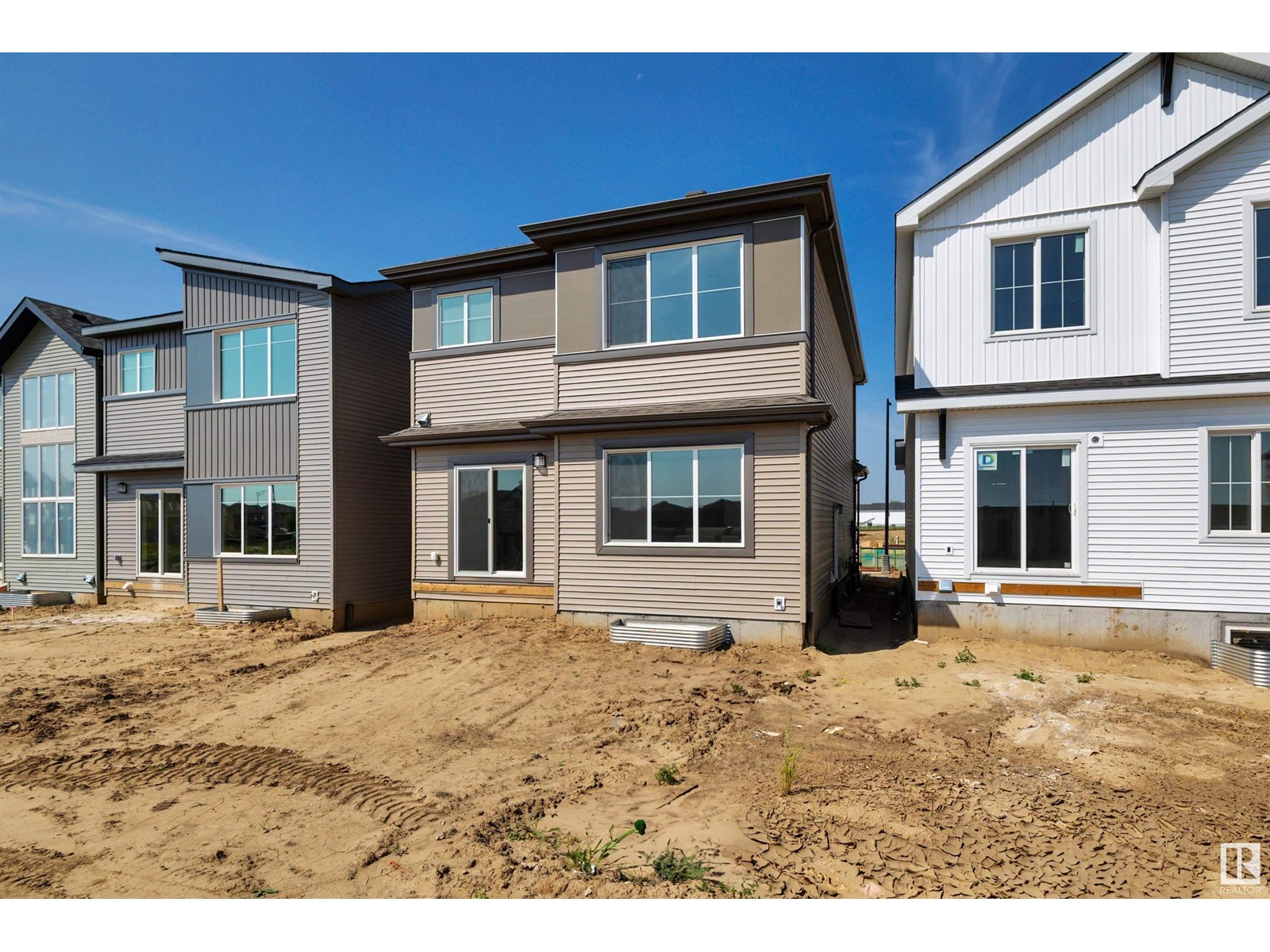 Photo 2 of 8905 223 A St Nw, Edmonton AB