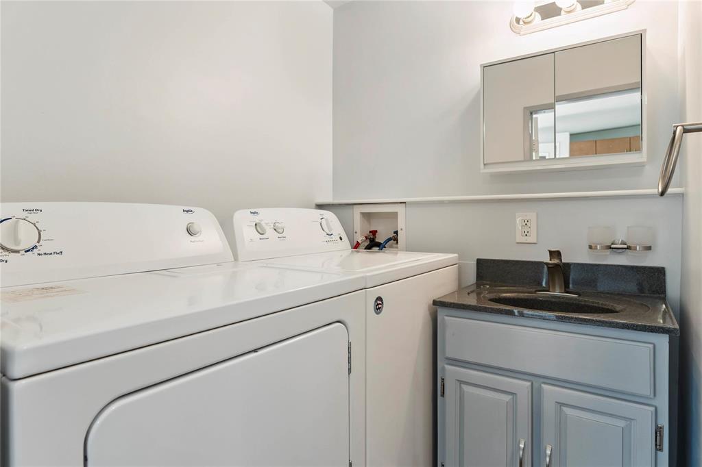 Photo 15 of 534 Anderson Avenue, Winnipeg MB
