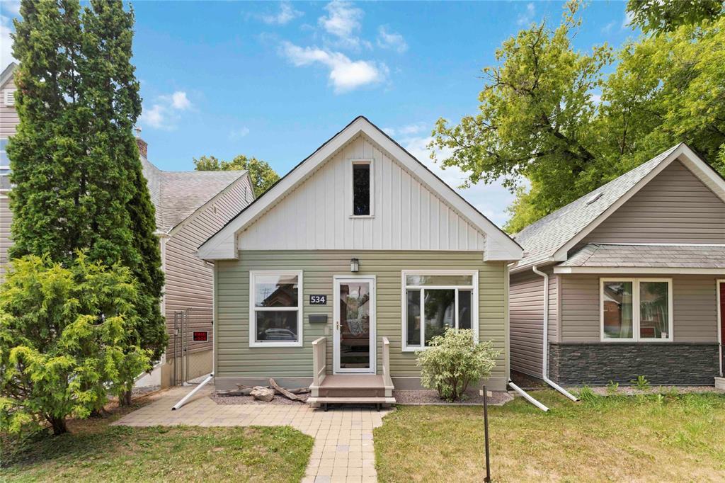 Photo 3 of 534 Anderson Avenue, Winnipeg MB