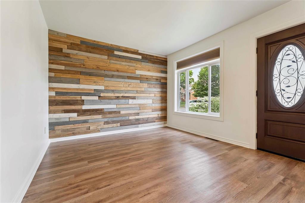 Photo 5 of 534 Anderson Avenue, Winnipeg MB