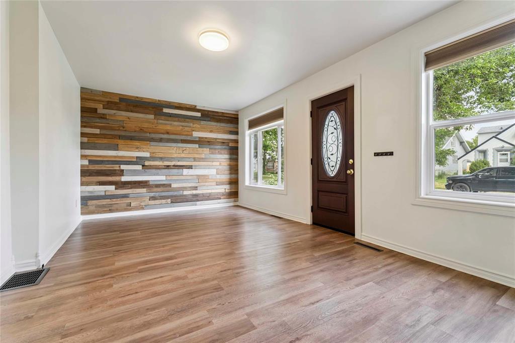 Photo 7 of 534 Anderson Avenue, Winnipeg MB