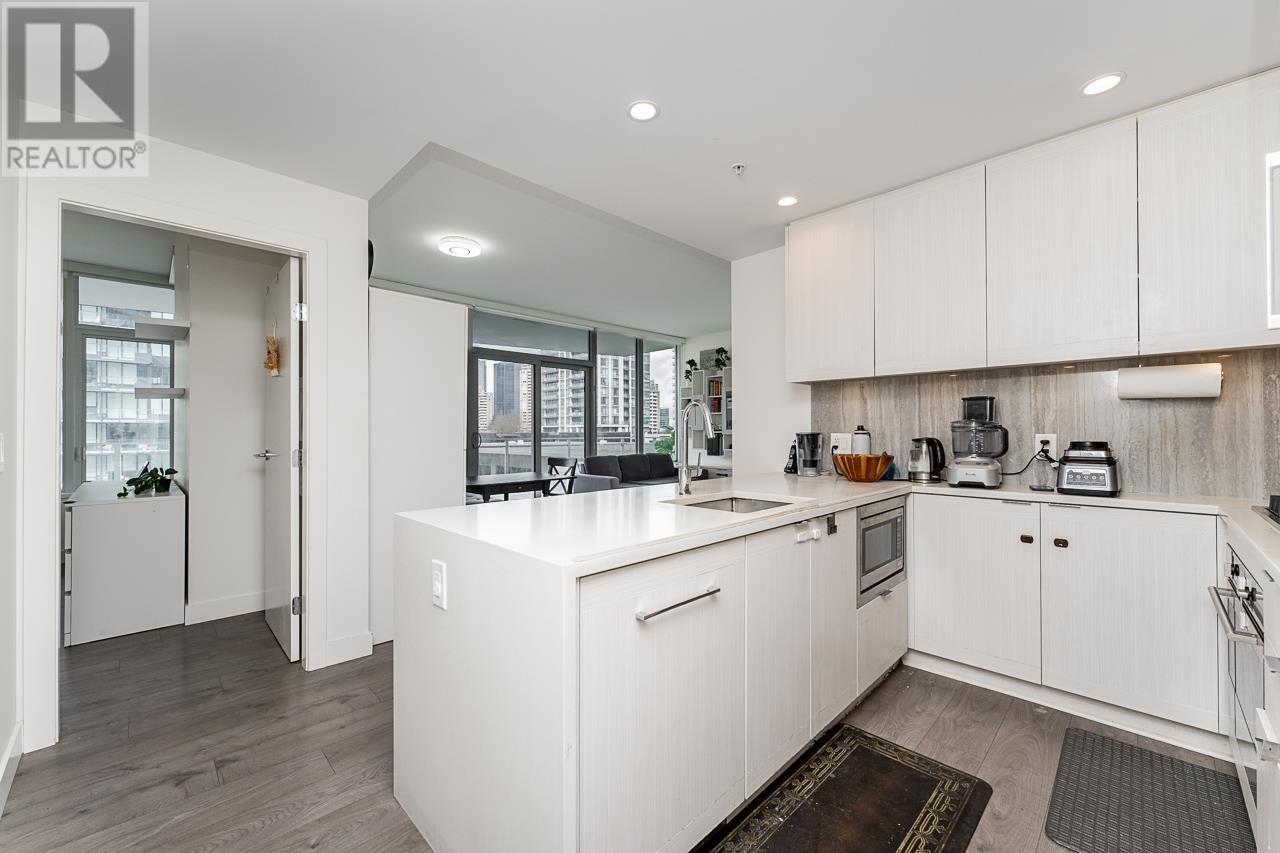 Photo 10 of 407 5051 Imperial Street, Burnaby BC