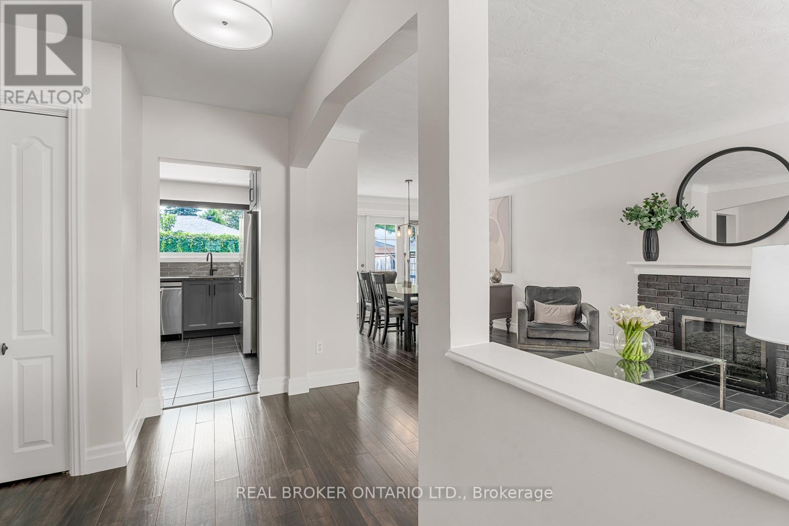 Photo 11 of 752 Smyth Road, Ottawa ON
